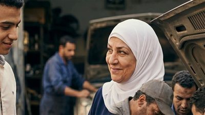 حماتى اخدت علبة الأكل إلى كنت تعبانه فيها